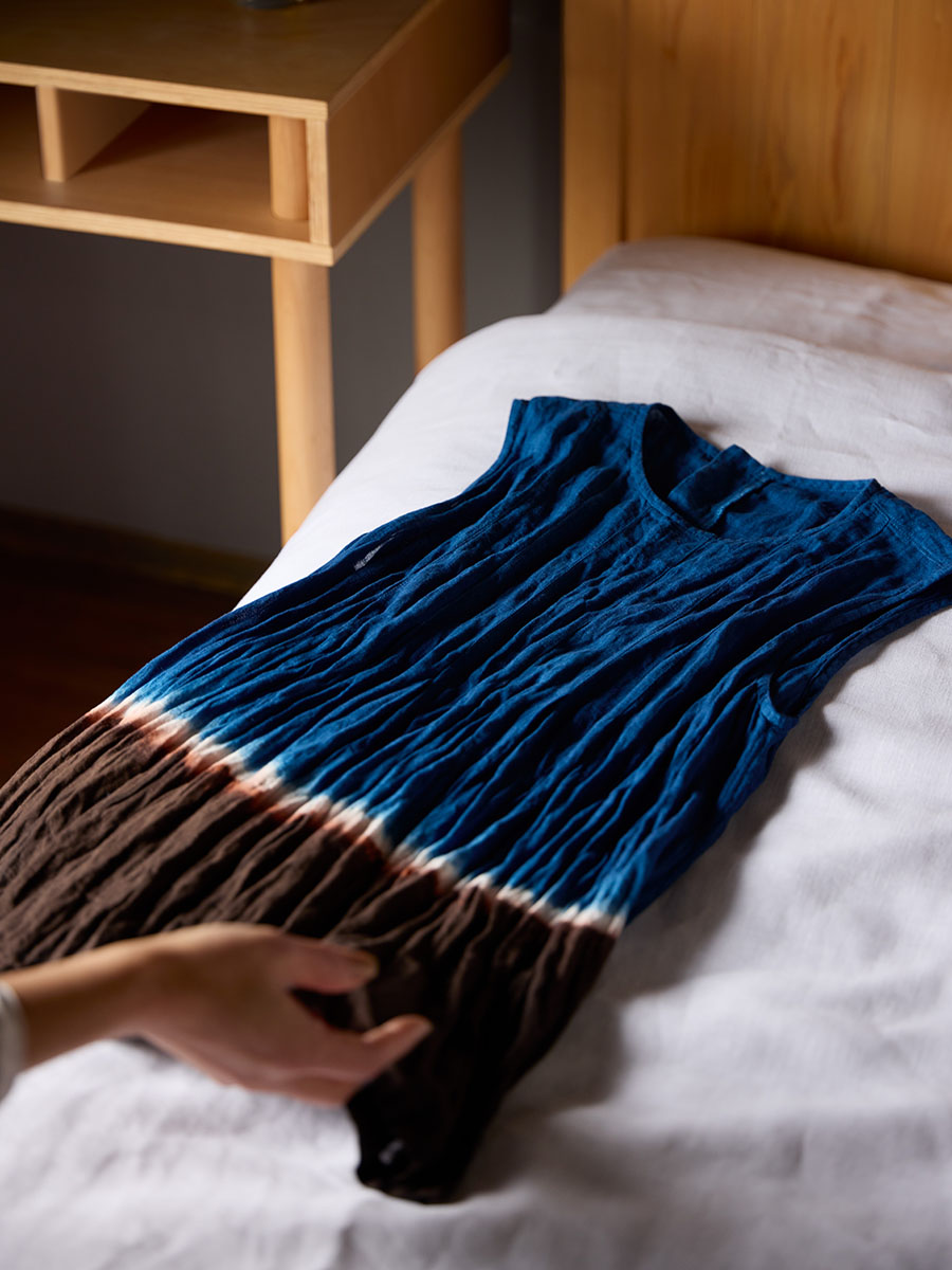 泥藍染め<br>旅の記憶を宿す服と布