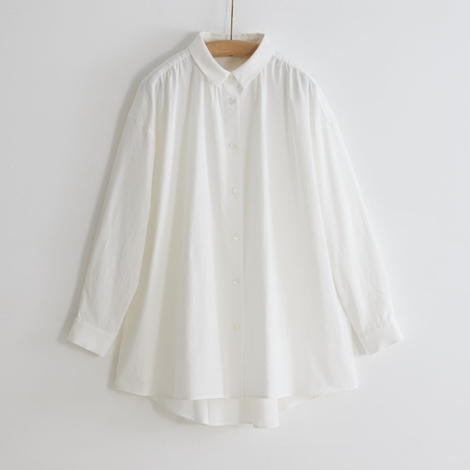 ［新品、未使用］群言堂　綿サテンブラウス　姫榊（ひさかき) 綿サテンブラウス山香（やまこうばし） | 石見銀山 群言堂オンラインストア