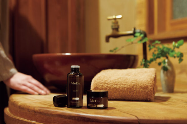 心と肌に「私らしさ」を 取り戻す夜時間の愉しみ。