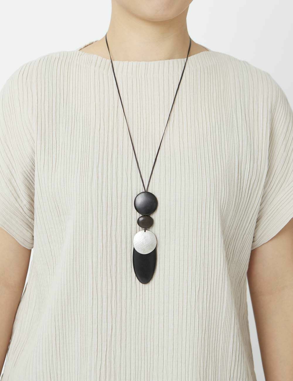 TIN woodネックレス｜Bijoux Kei | 石見銀山 群言堂オンラインストア