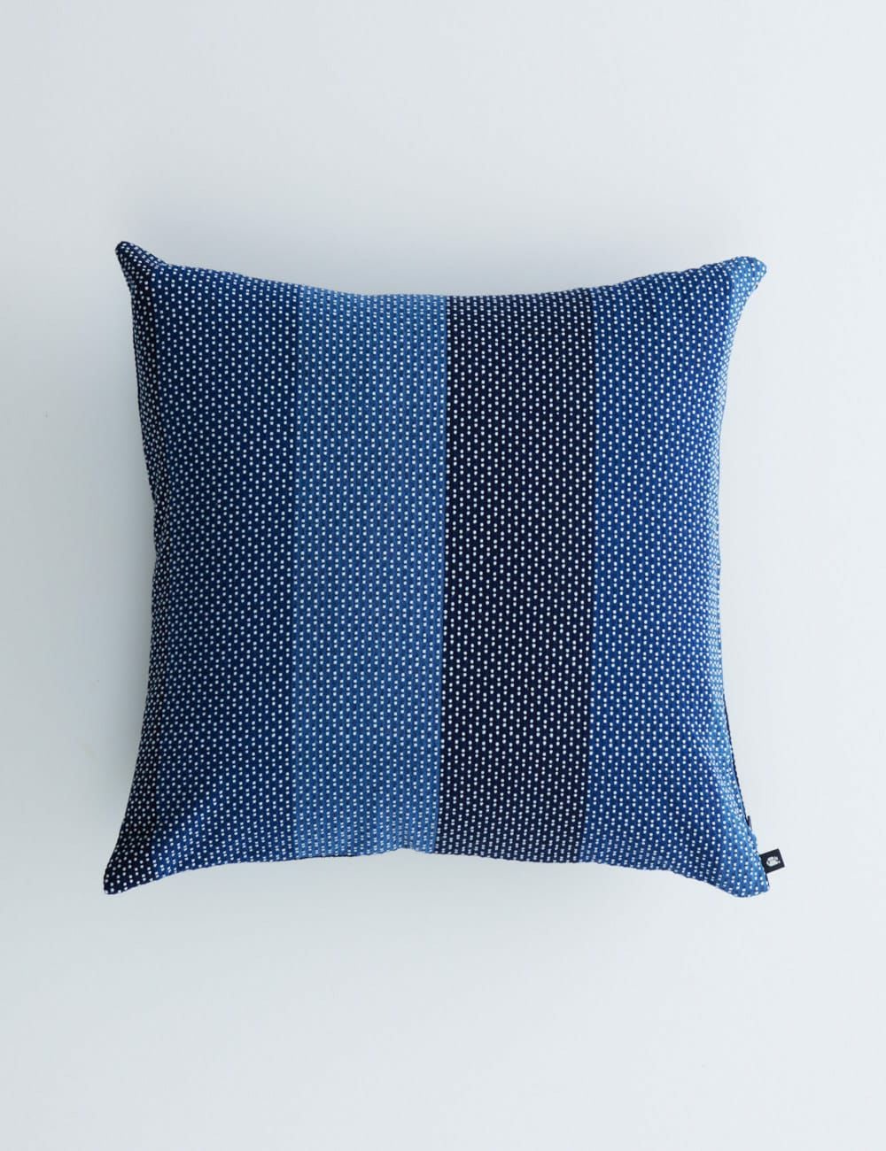 藍白刺子クッションカバー | 石見銀山 群言堂オンラインストア