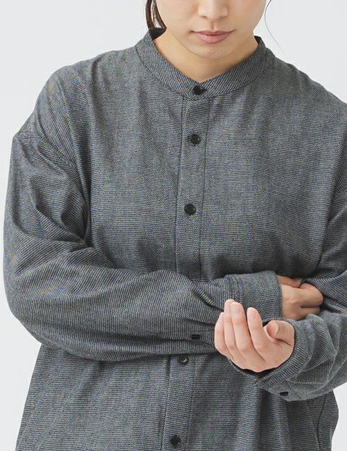 群言堂　綿麻デニムワークブラウス グレー 綿シルク変わり織 ブラウス山桑（やまくわ） | 石見銀山 群言堂