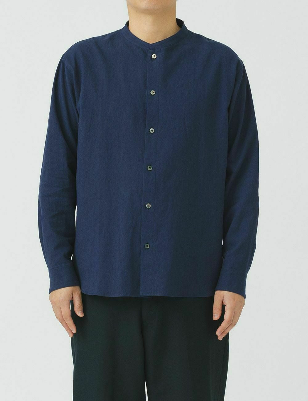 綿麻ワッシャーキャンバスブラウス節黒（ふしぐろ） | 石見銀山 群言堂