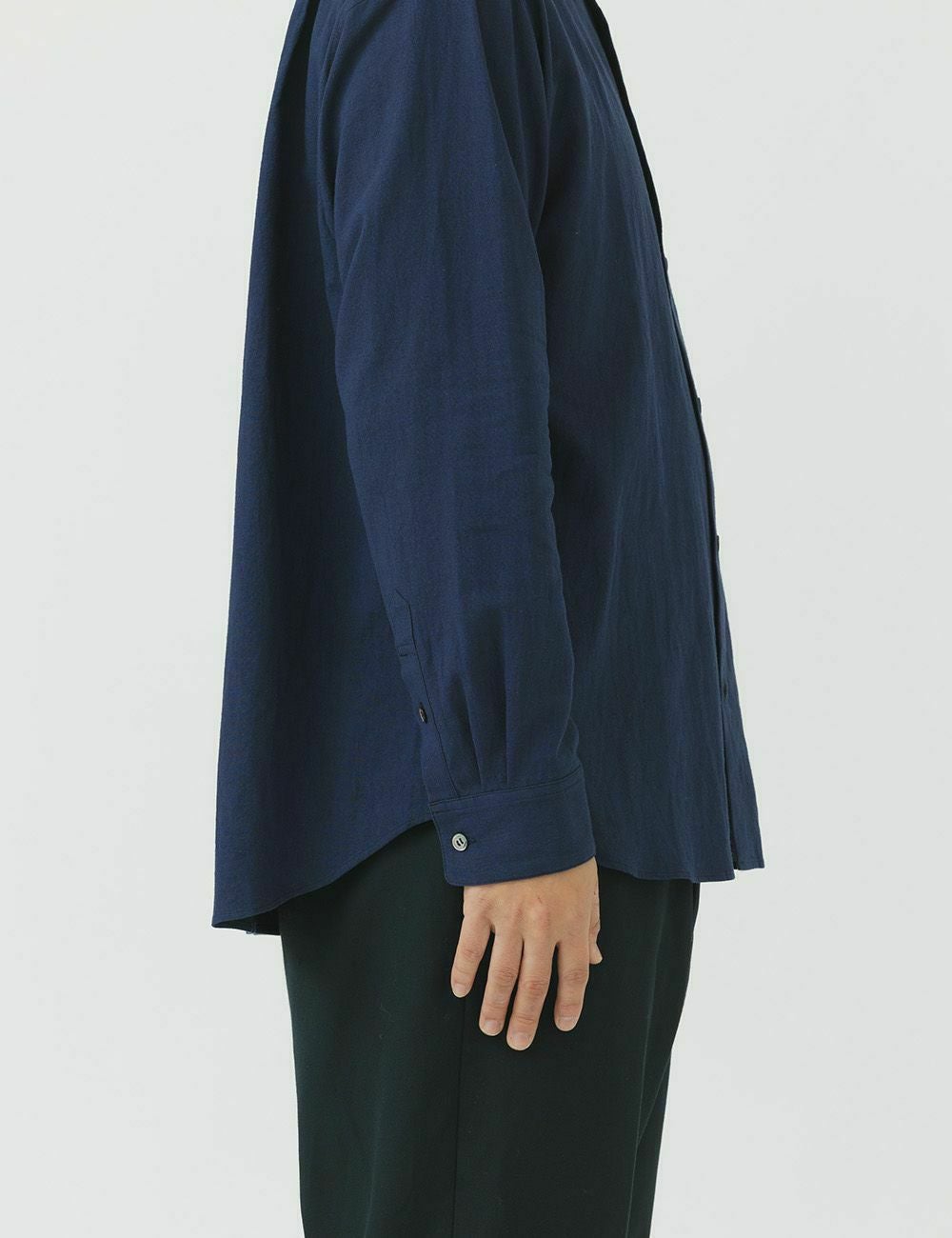 綿麻ワッシャーキャンバスブラウス節黒（ふしぐろ） | 石見銀山 群言堂