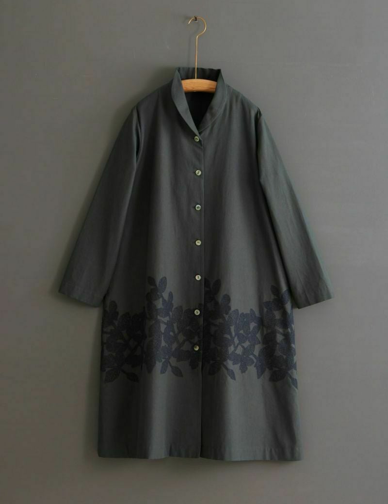 木陰の鳥刺繍ジャケット栃葉人参（とちばにんじん） | 石見銀山 群言堂