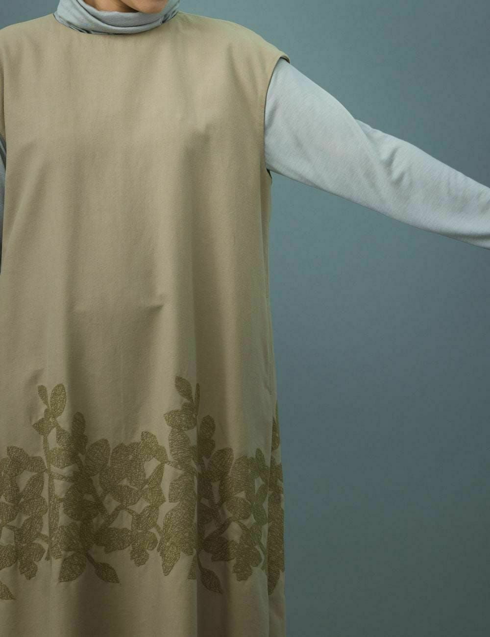 木陰の鳥刺繍ワンピース小菫（こすみれ） | 石見銀山 群言堂オンライン