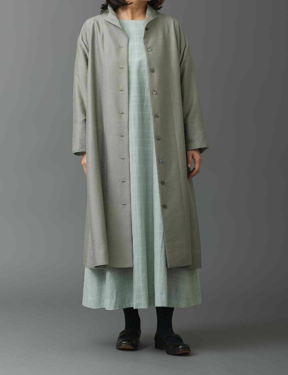 シルク紬麻炭染めコート月下美人（げっかびじん） | 石見銀山 群言堂