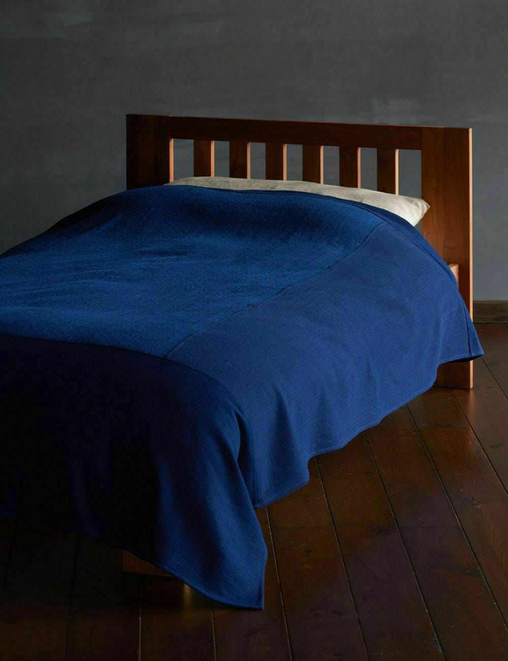 藍とび刺子マルチカバー | 石見銀山 群言堂オンラインストア