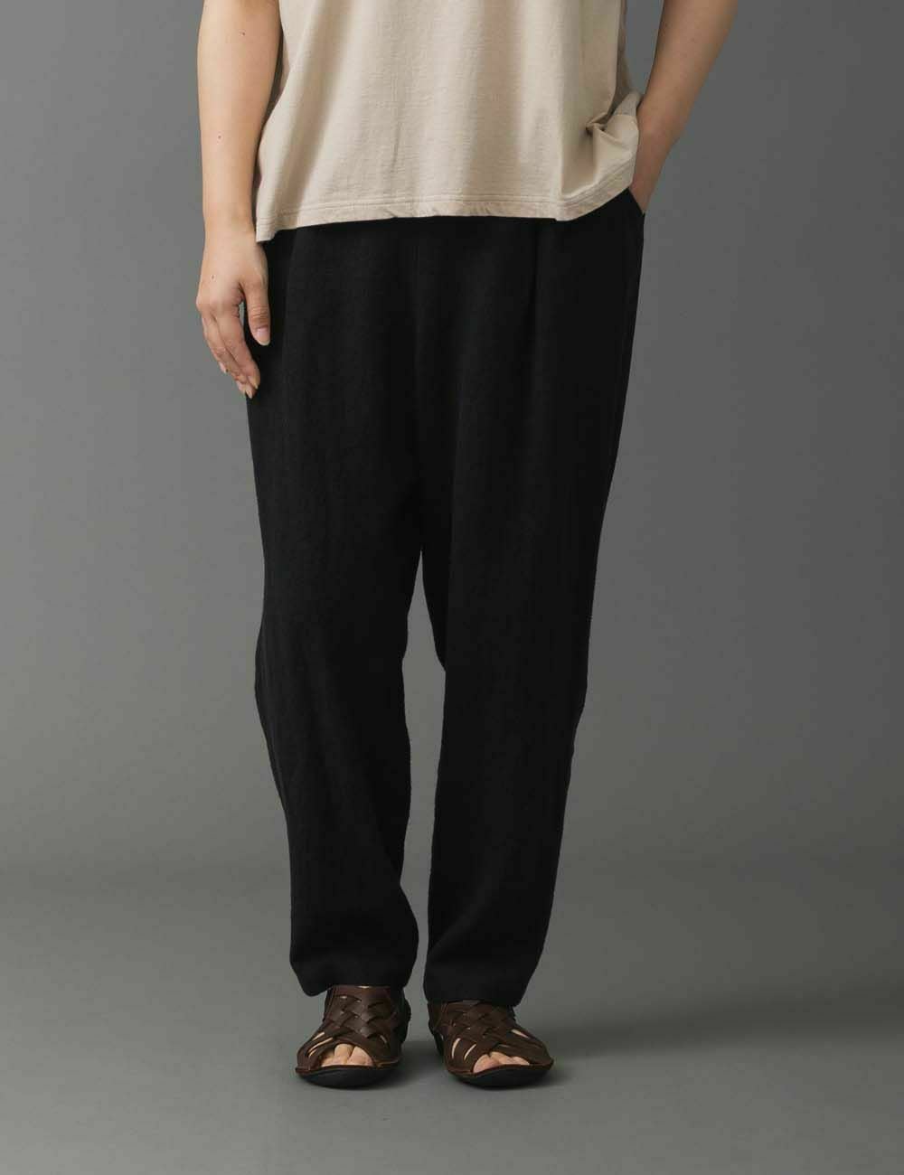 綿サテン裏起毛パンツ千鳥草（ちどりそう） | 石見銀山 群言堂