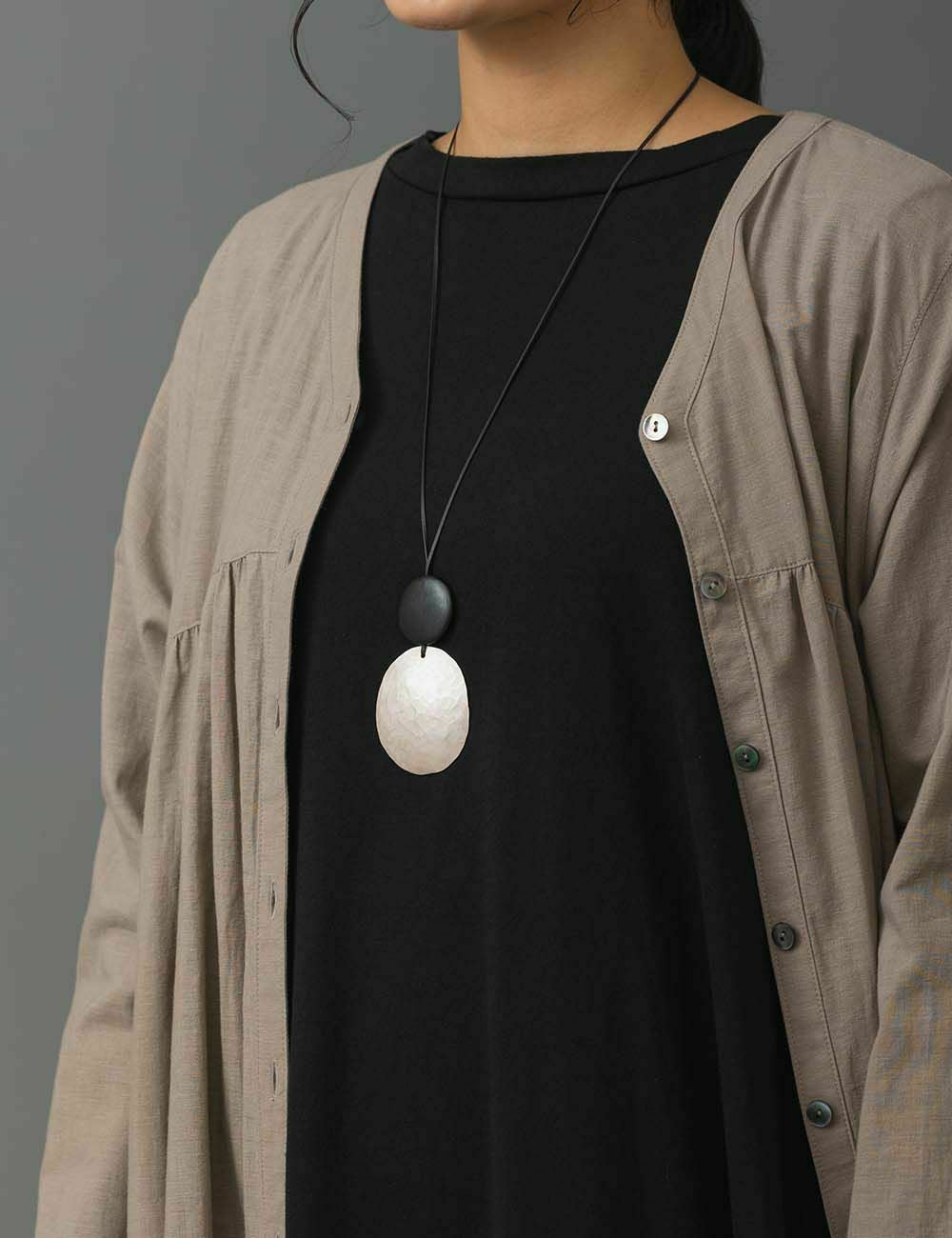 斑紋楕円ならびネックレス｜Bijoux Kei | 石見銀山 群言堂オンラインストア