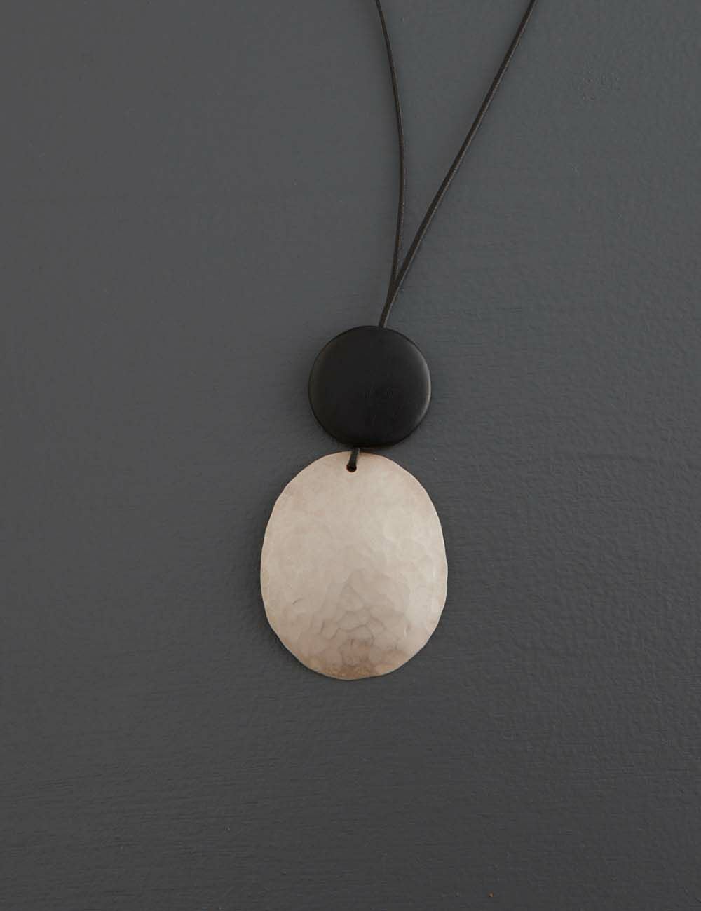 斑紋楕円ならびネックレス｜Bijoux Kei | 石見銀山 群言堂オンラインストア