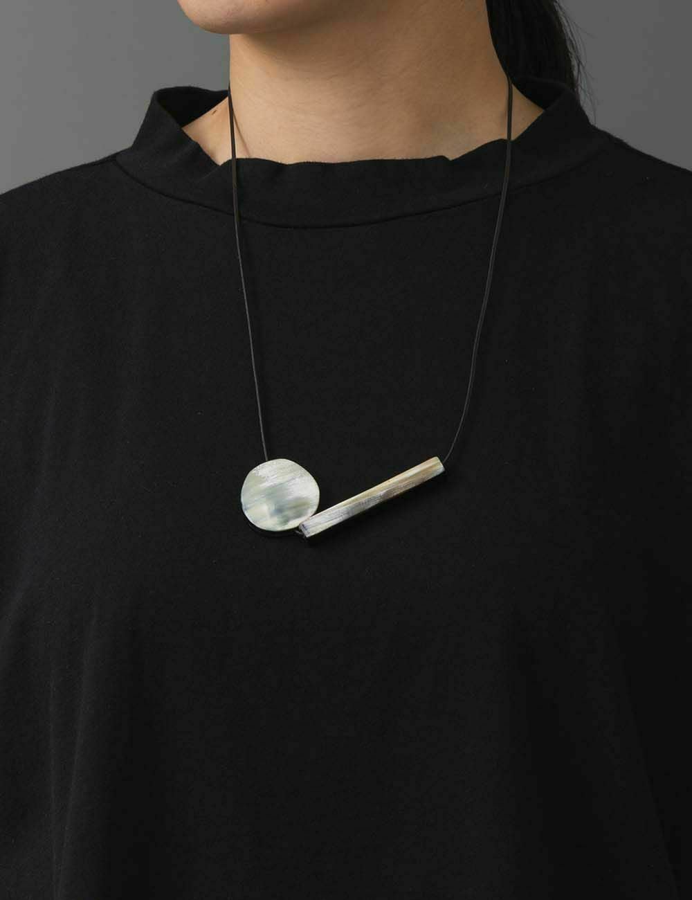 BH 長と丸ネックレス白　Bijoux Kei 群言堂 BH長と丸ネックレス｜Bijoux Kei | 石見銀山 群言堂オンラインストア