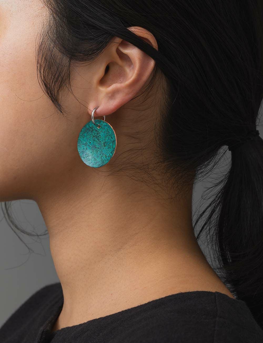 斑紋円イヤリング｜Bijoux Kei | 石見銀山 群言堂オンラインストア