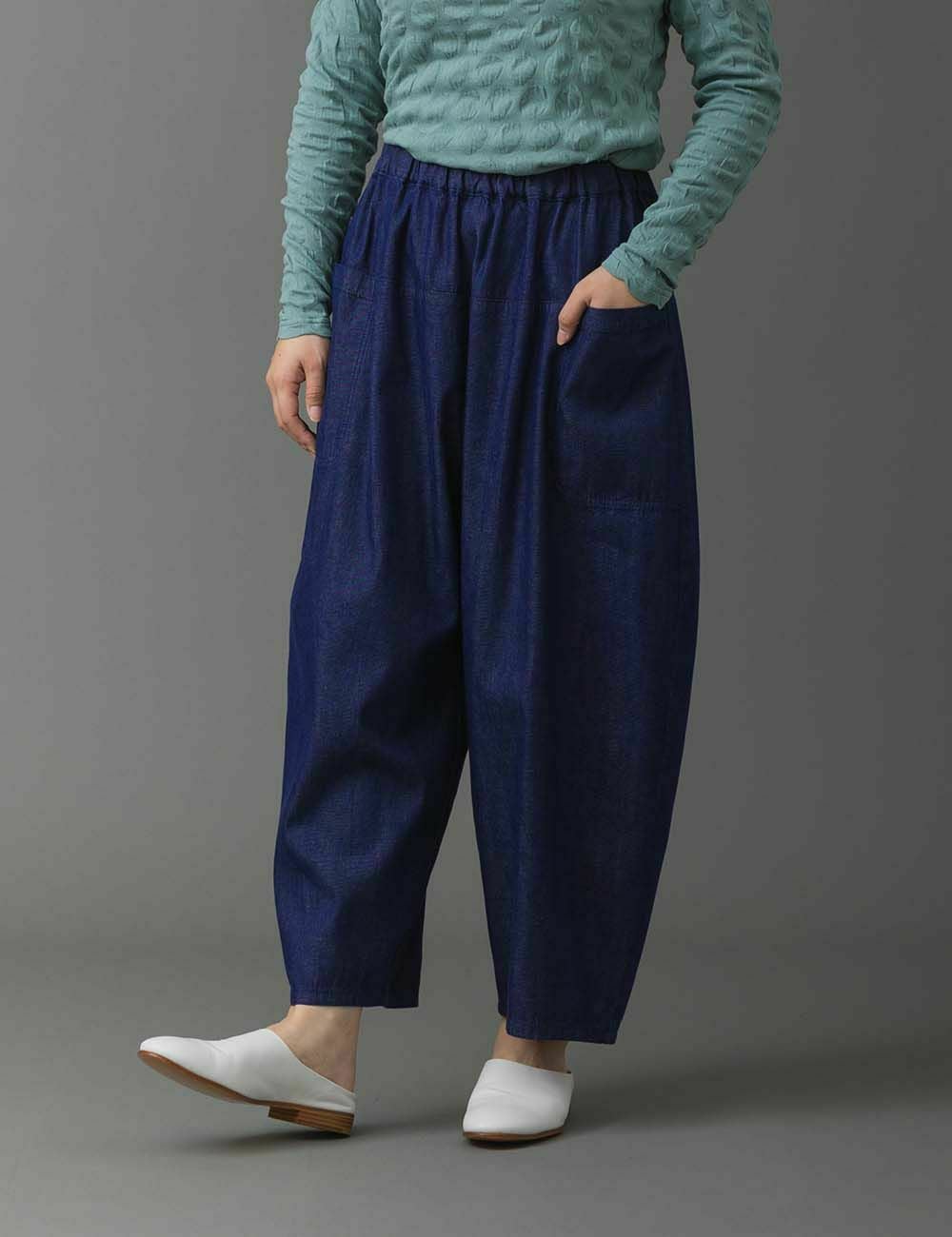 三綾ナチュラルデニムパンツ山芹（やませり） | 石見銀山 群言堂