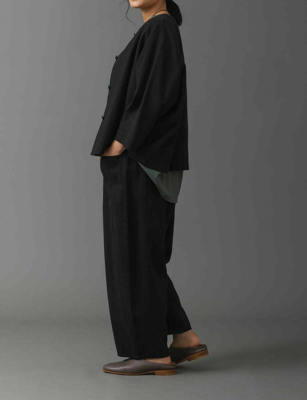 綿麻梨地織パンツ山芹（やませり） | 石見銀山 群言堂オンラインストア