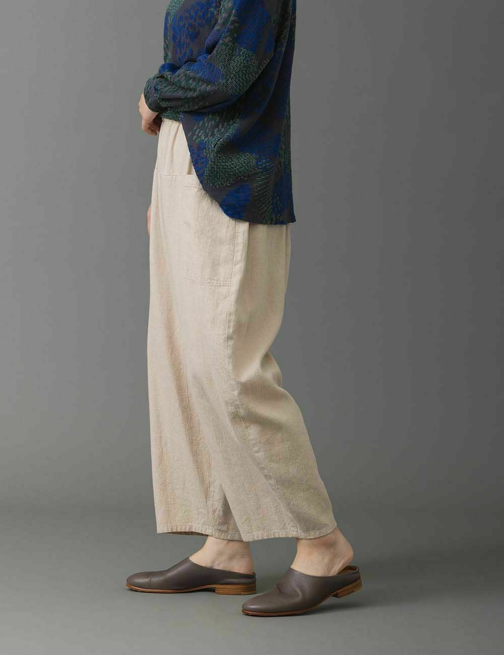綿麻梨地織パンツ山芹（やませり） | 石見銀山 群言堂オンラインストア