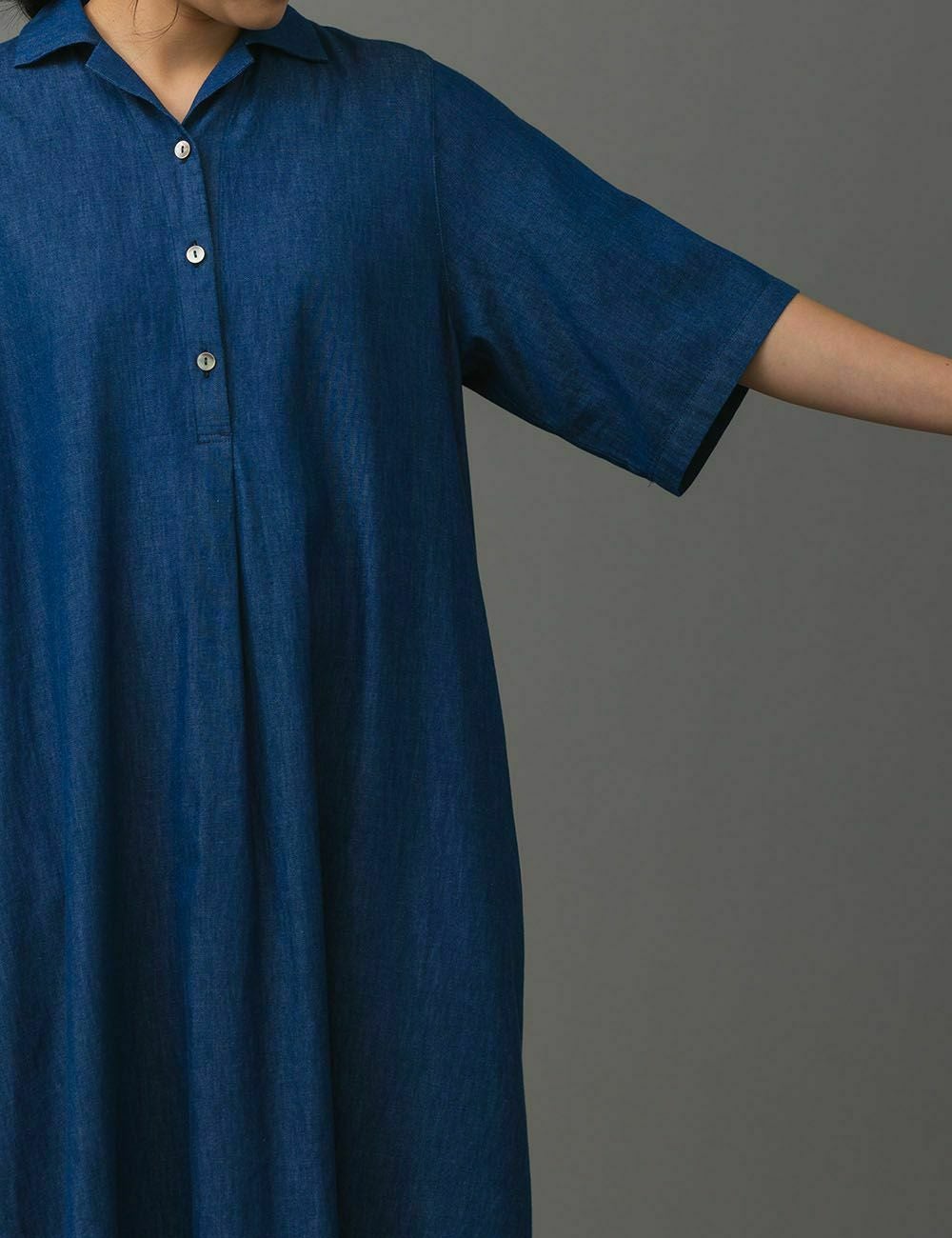 ムラ糸ライトデニムワンピース九輪草（くりんそう） | 石見銀山 群言堂