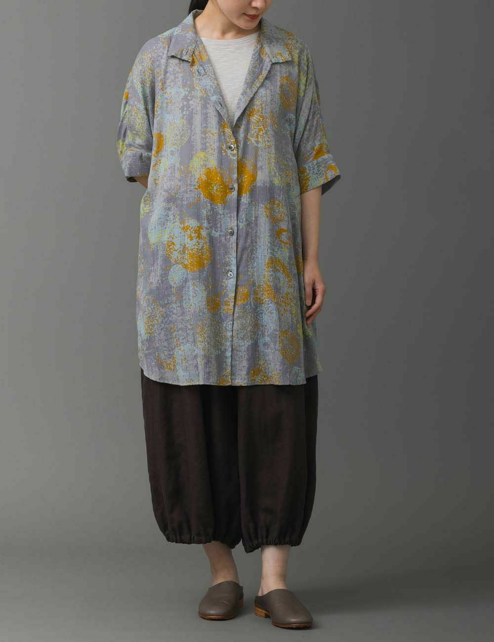 ローン泡プリントブラウス一薬草（いちやくそう） | 石見銀山 群言堂