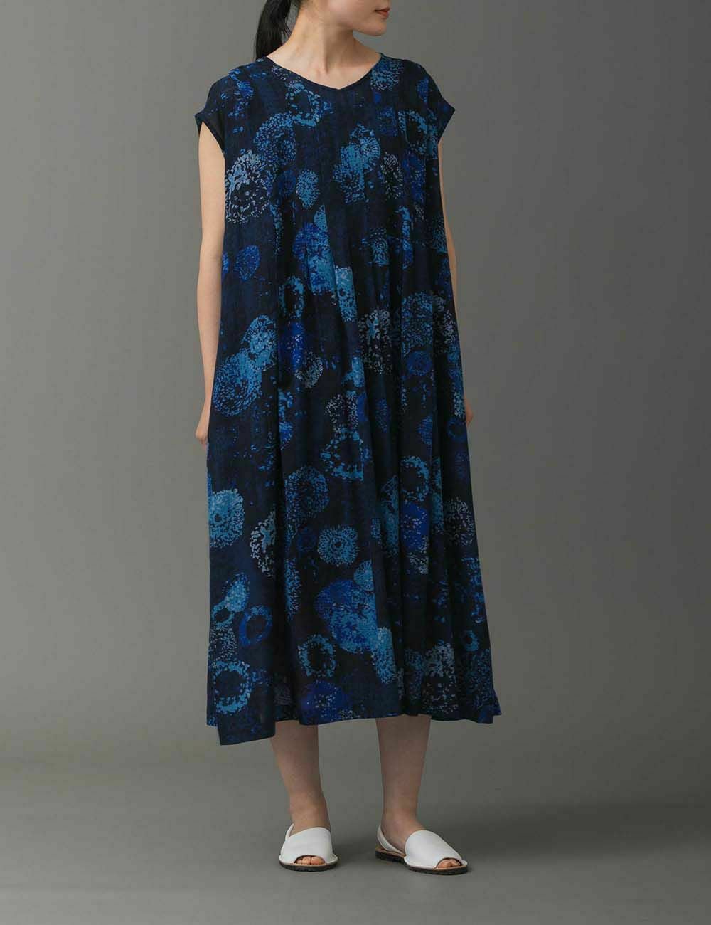 ローン泡プリントワンピース花桃（はなもも） | 石見銀山 群言堂