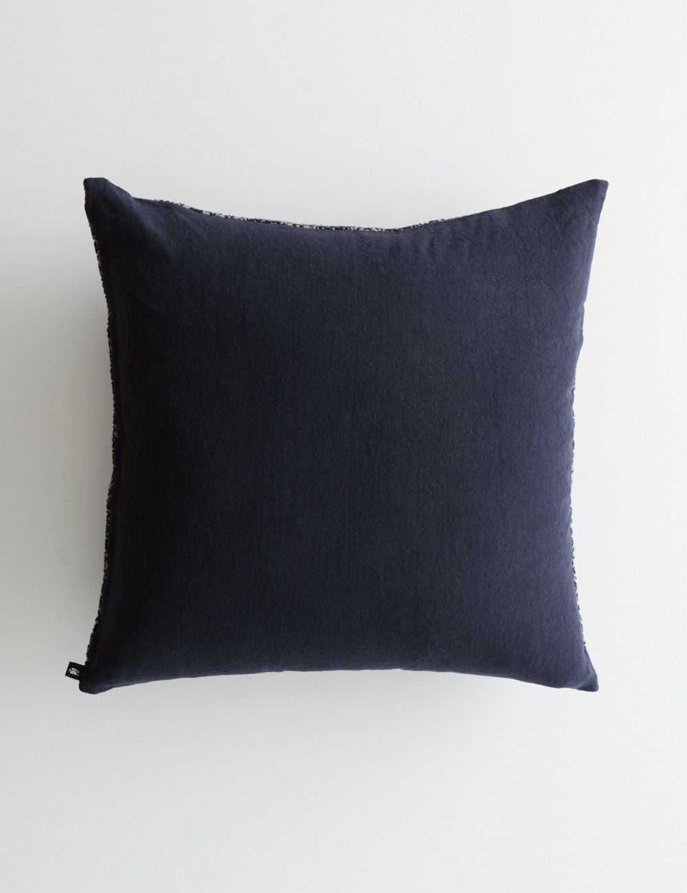 花刺子刺繍クッションカバー | 石見銀山 群言堂オンラインストア