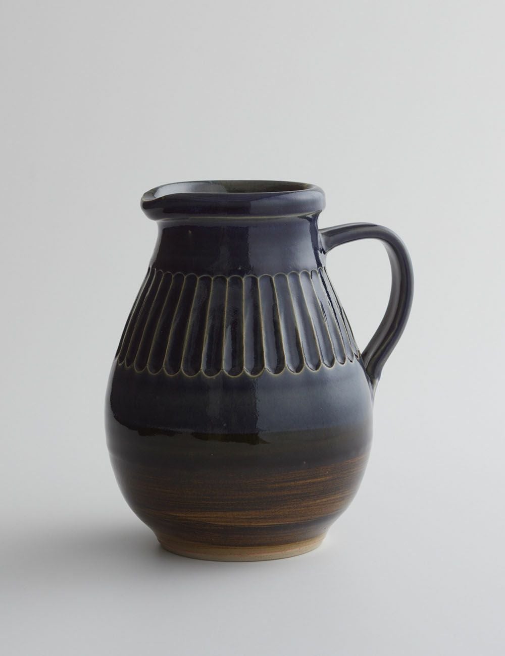 しのぎピッチャー｜嶋田窯 | 石見銀山 群言堂オンラインストア