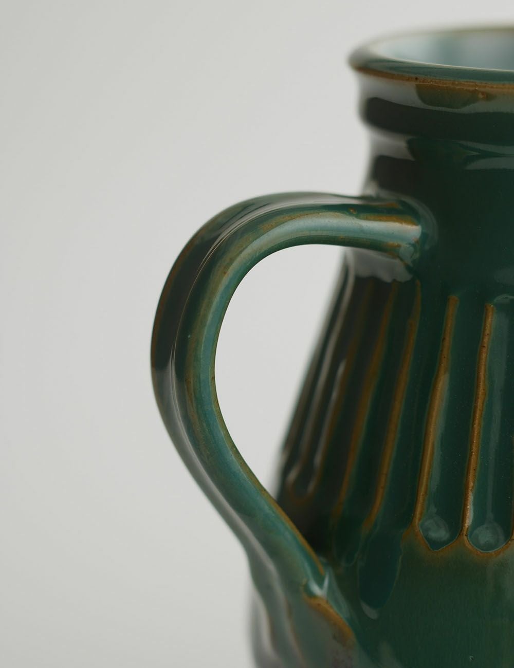 しのぎピッチャー｜嶋田窯 | 石見銀山 群言堂オンラインストア