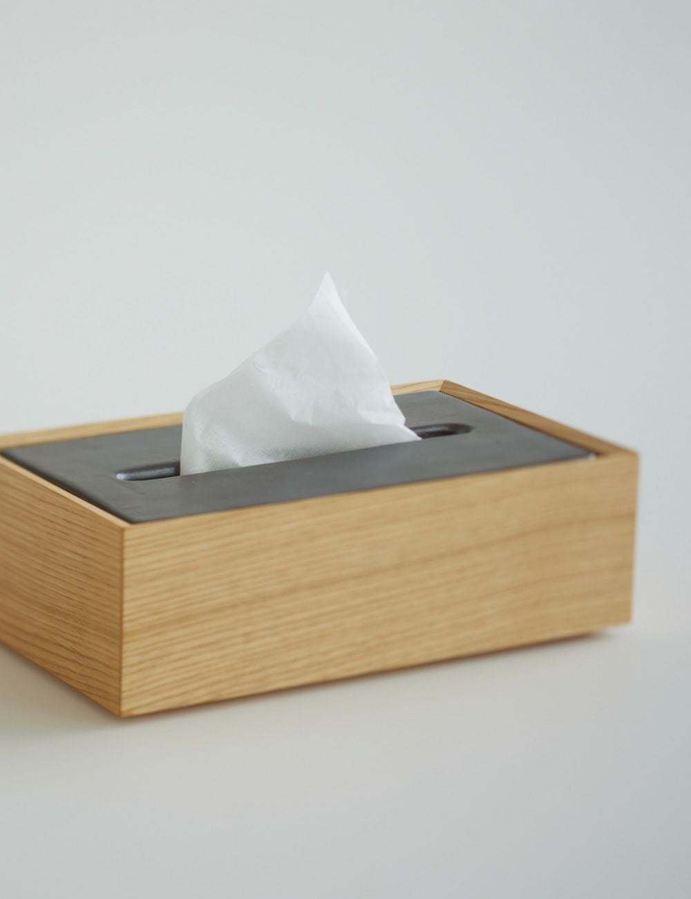 石州瓦とクリの木のティッシュボックス｜suhu × 亀谷窯業 | 石見銀山