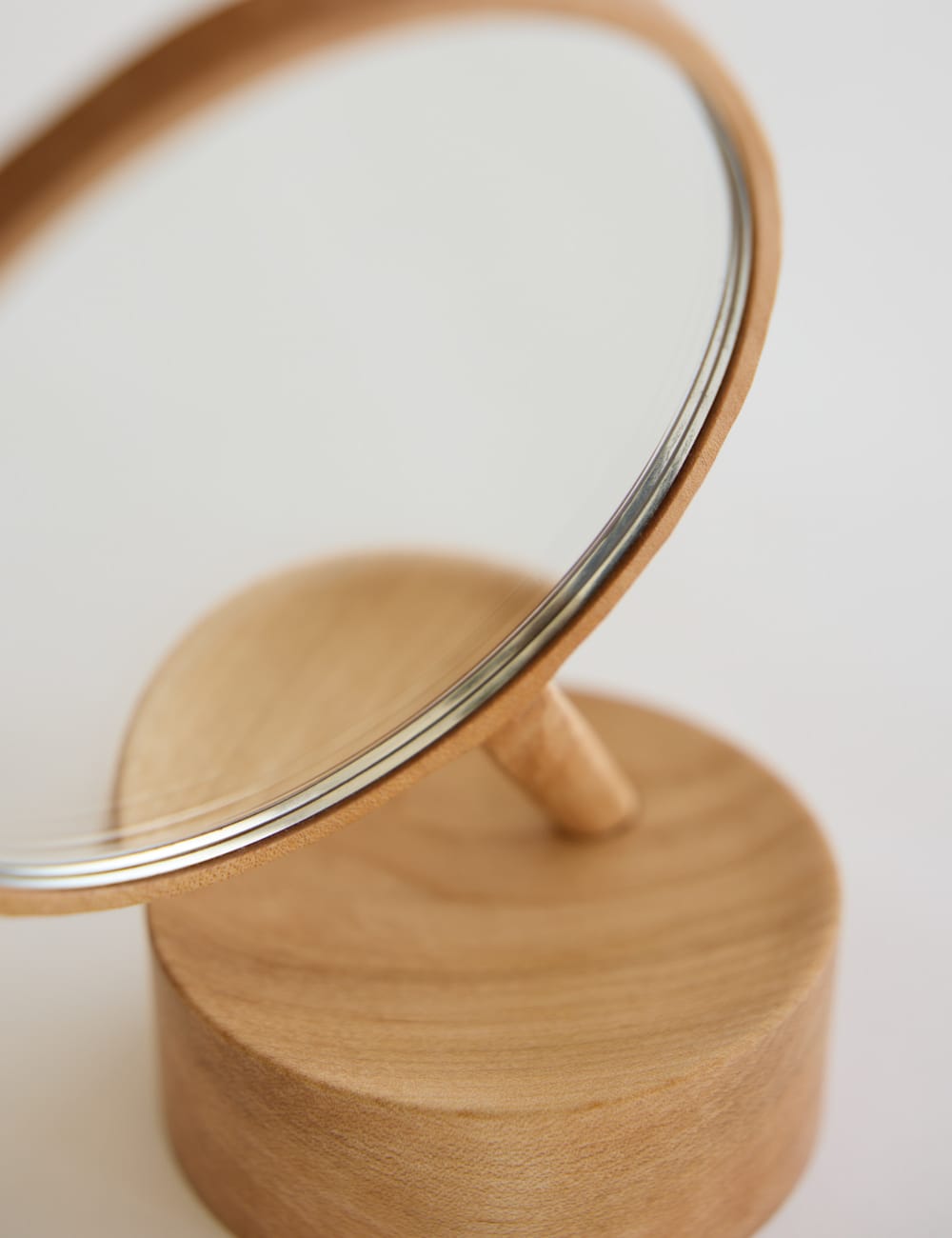 スタンド付き手鏡｜hirven woodworks | 石見銀山 群言堂オンラインストア