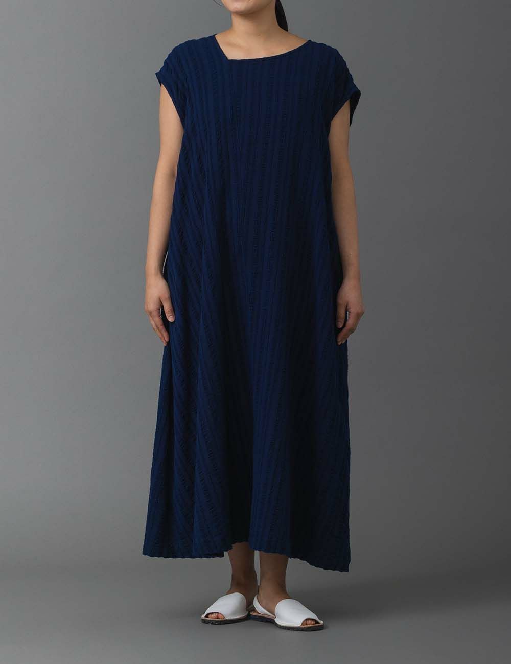 藍染楊柳縞ワンピース白糸草（しらいとそう） | 石見銀山 群言堂