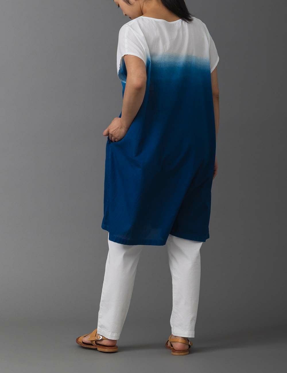 藍ぼかし染チュニック蜆花（しじみばな） | 石見銀山 群言堂オンライン