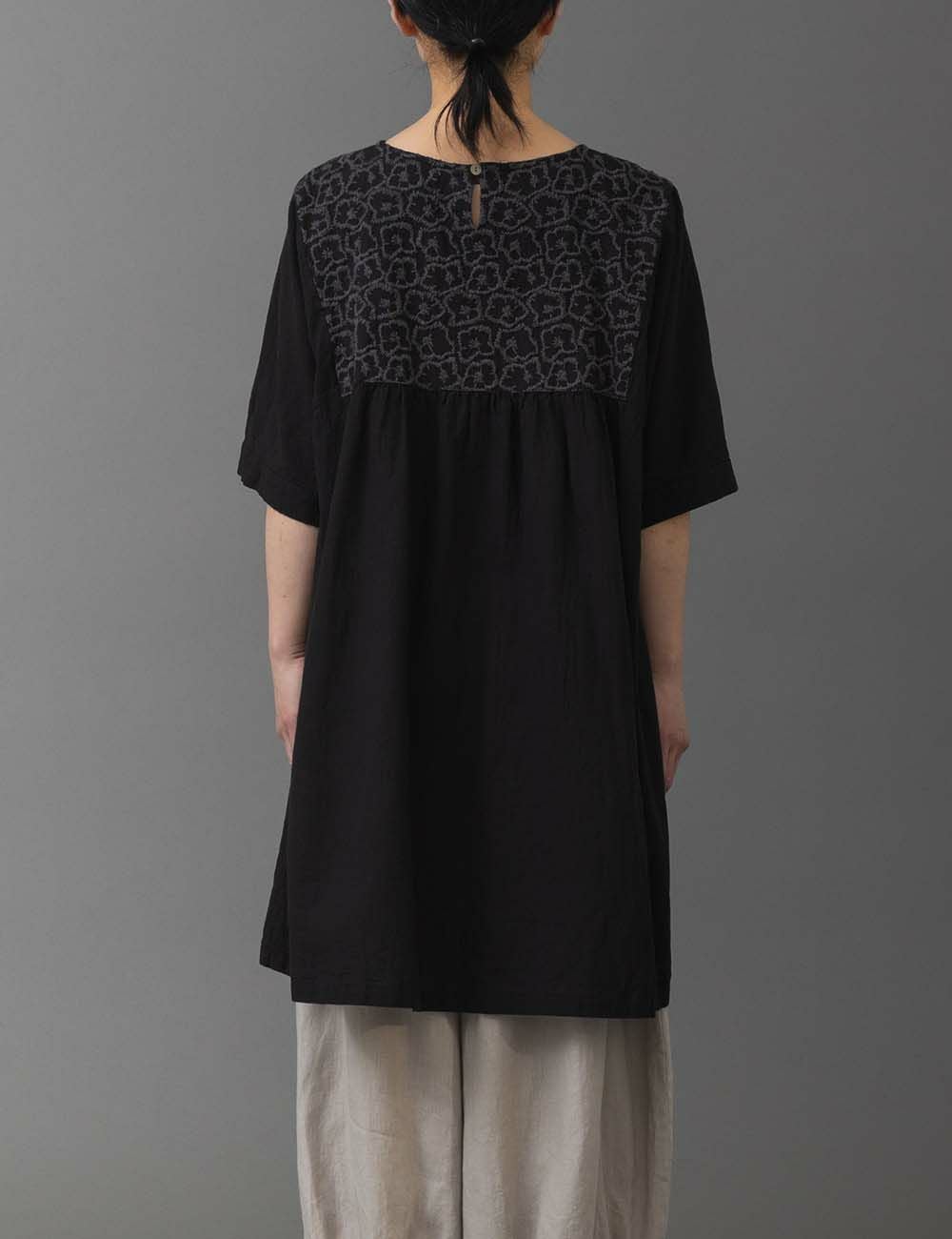 白粉花刺繍チュニック玉の緒（たまのお） | 石見銀山 群言堂オンライン