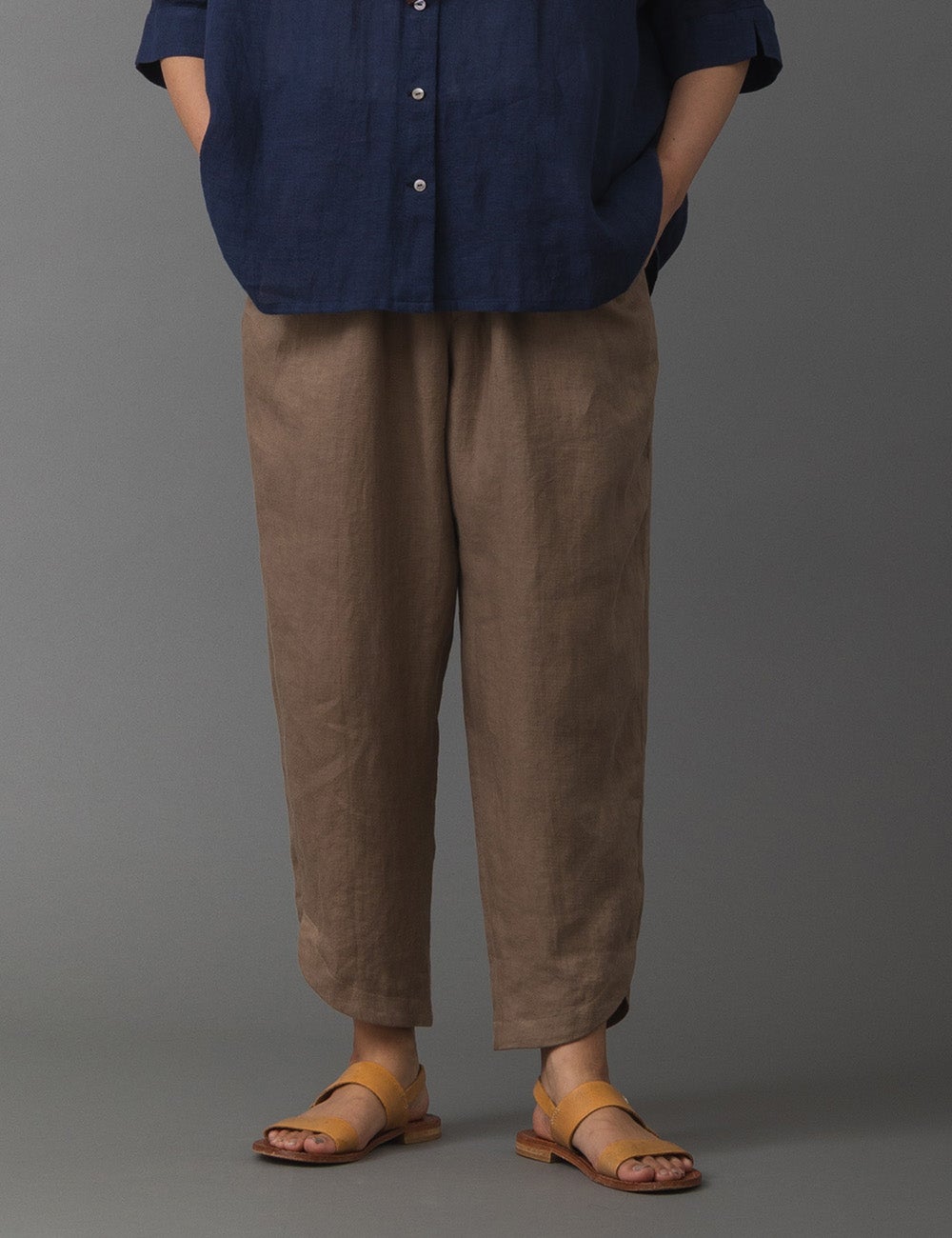 高密度リネンツイルパンツ野蕗（のぶき） | 石見銀山 群言堂オンライン