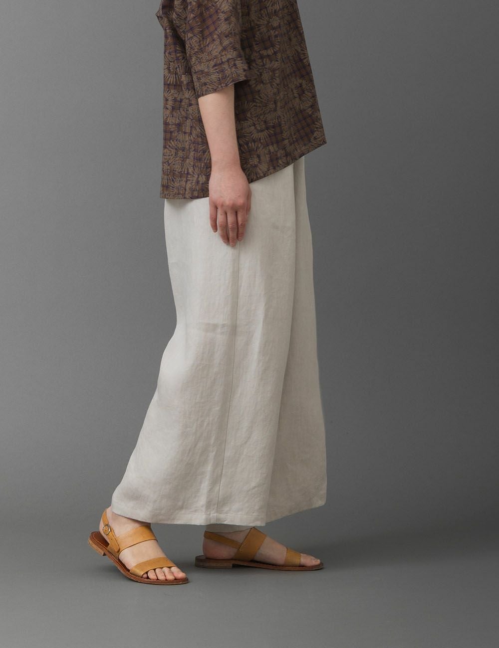 高密度リネンツイルパンツ山蕗（やまぶき） | 石見銀山 群言堂