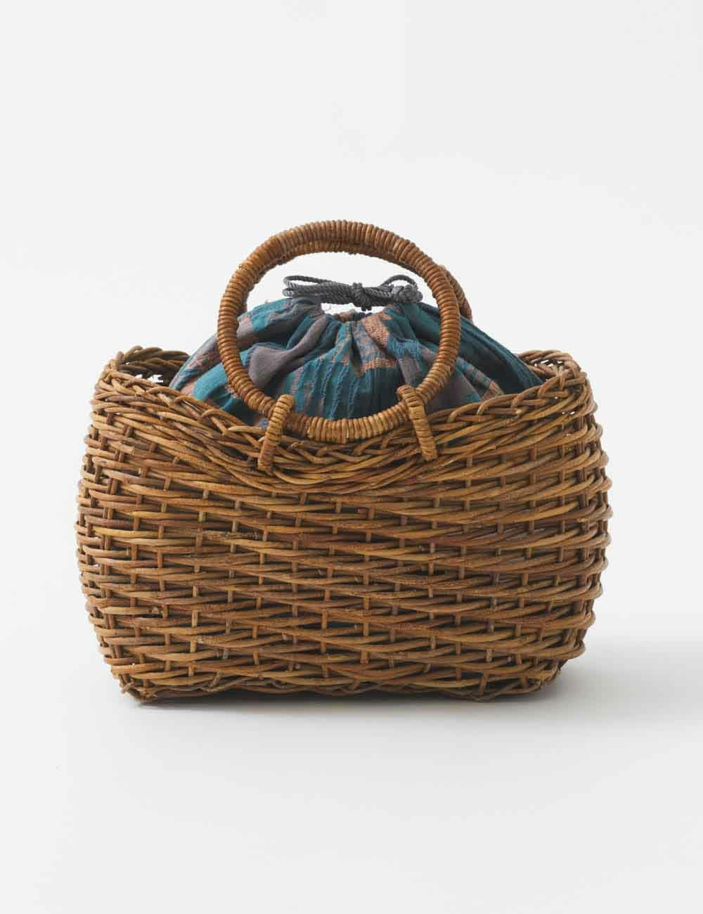 あけび蔓かごバッグ 妻胴張リング小（巾着付） | 石見銀山 群言堂