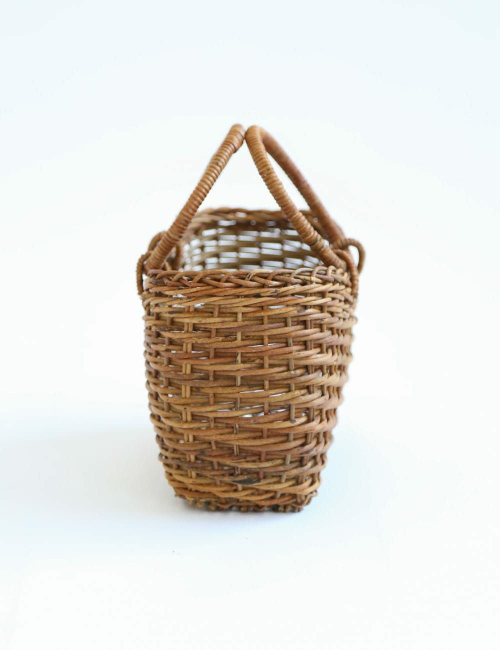 あけび蔓かごバッグ 妻胴張リング小（巾着付） | 石見銀山 群言堂