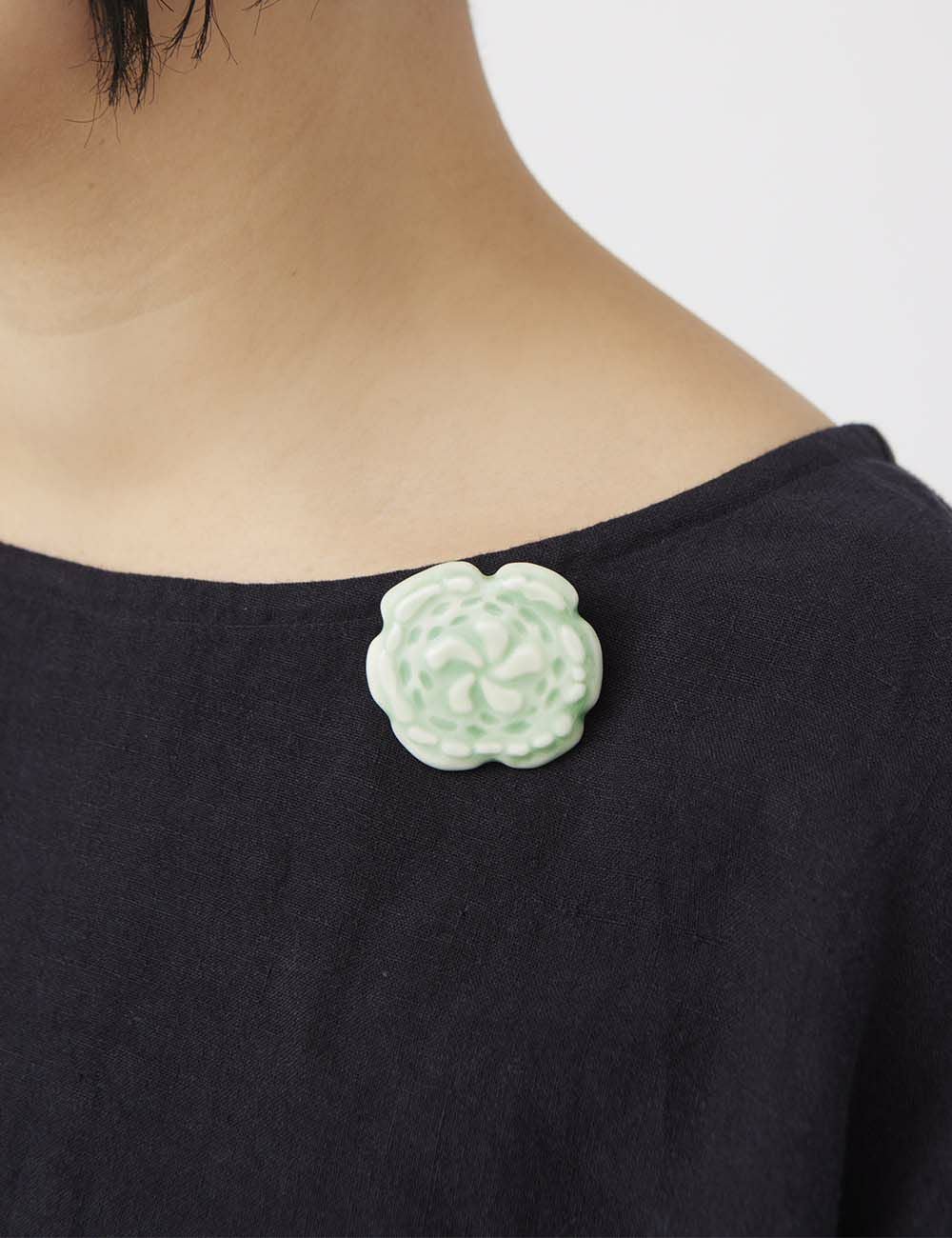 水の華ブローチ | 石見銀山 群言堂オンラインストア