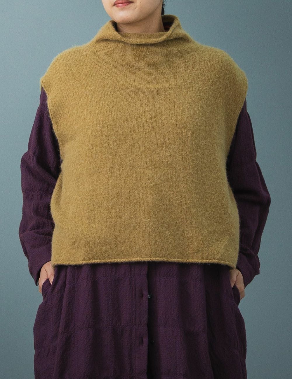 ふっくらキャメルベスト月橘（げっきつ） | 石見銀山 群言堂オンライン