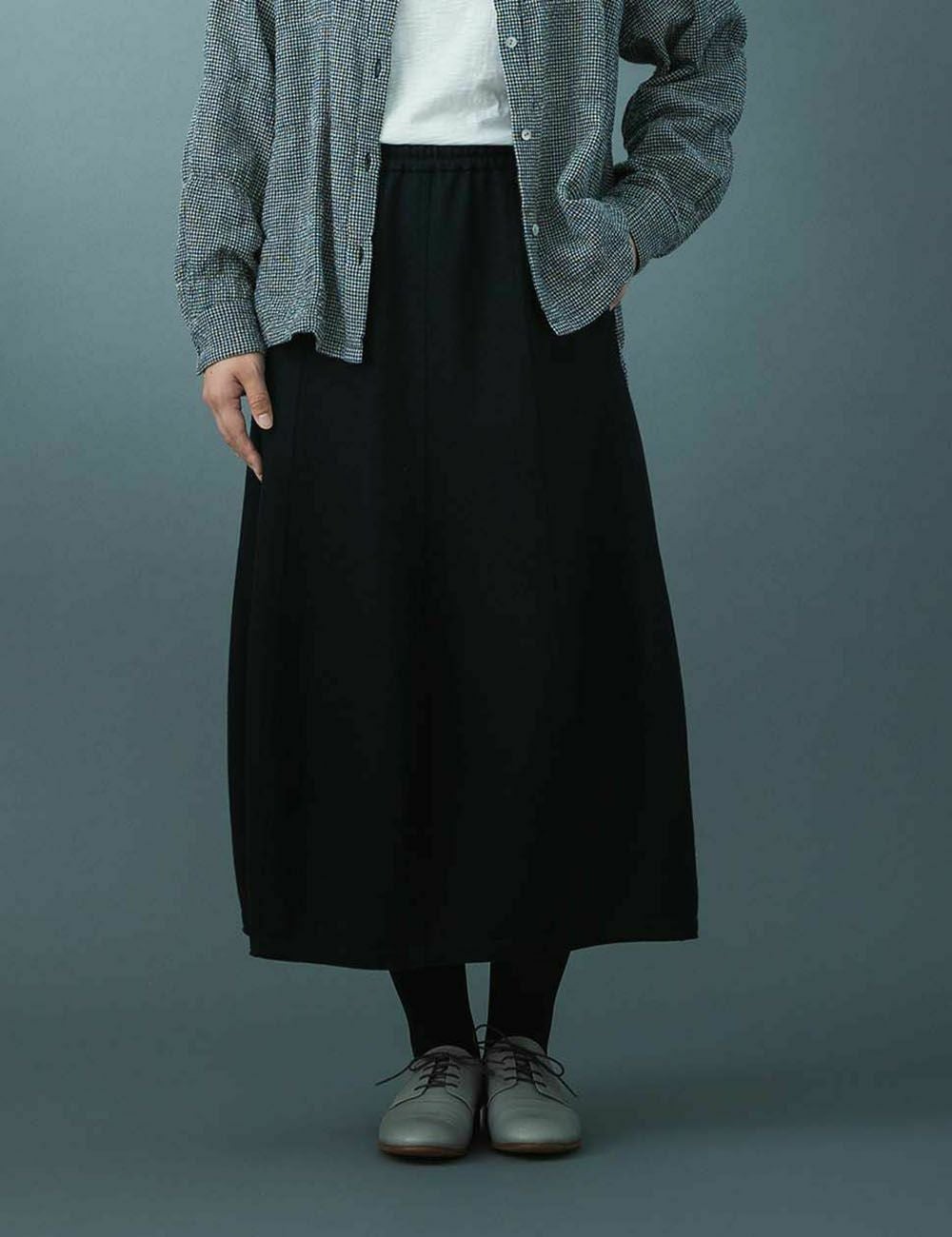 ウール圧縮 スカート貝母（ばいも） | 石見銀山 群言堂オンラインストア