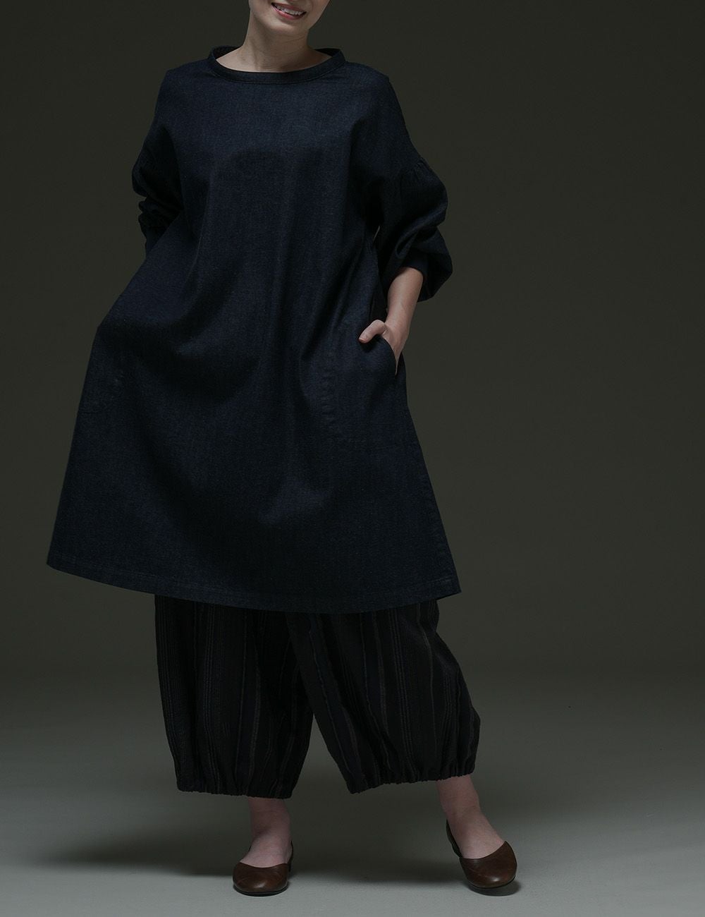 8オンスムラデニムワークワンピース | 石見銀山 群言堂オンラインストア