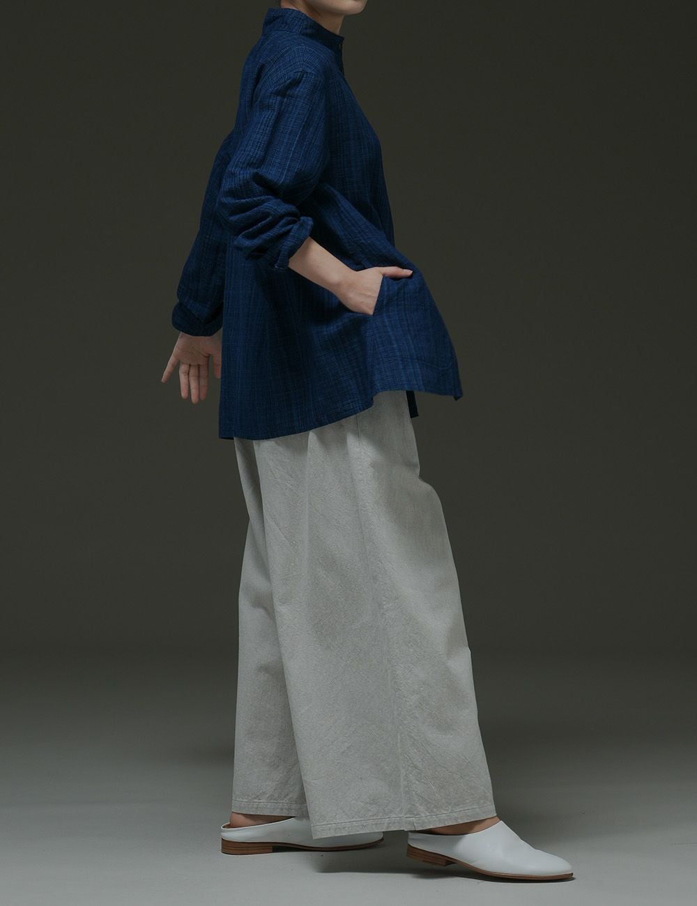 藍染綿麻雨絣ブラウス吾亦紅（われもこう） | 石見銀山 群言堂