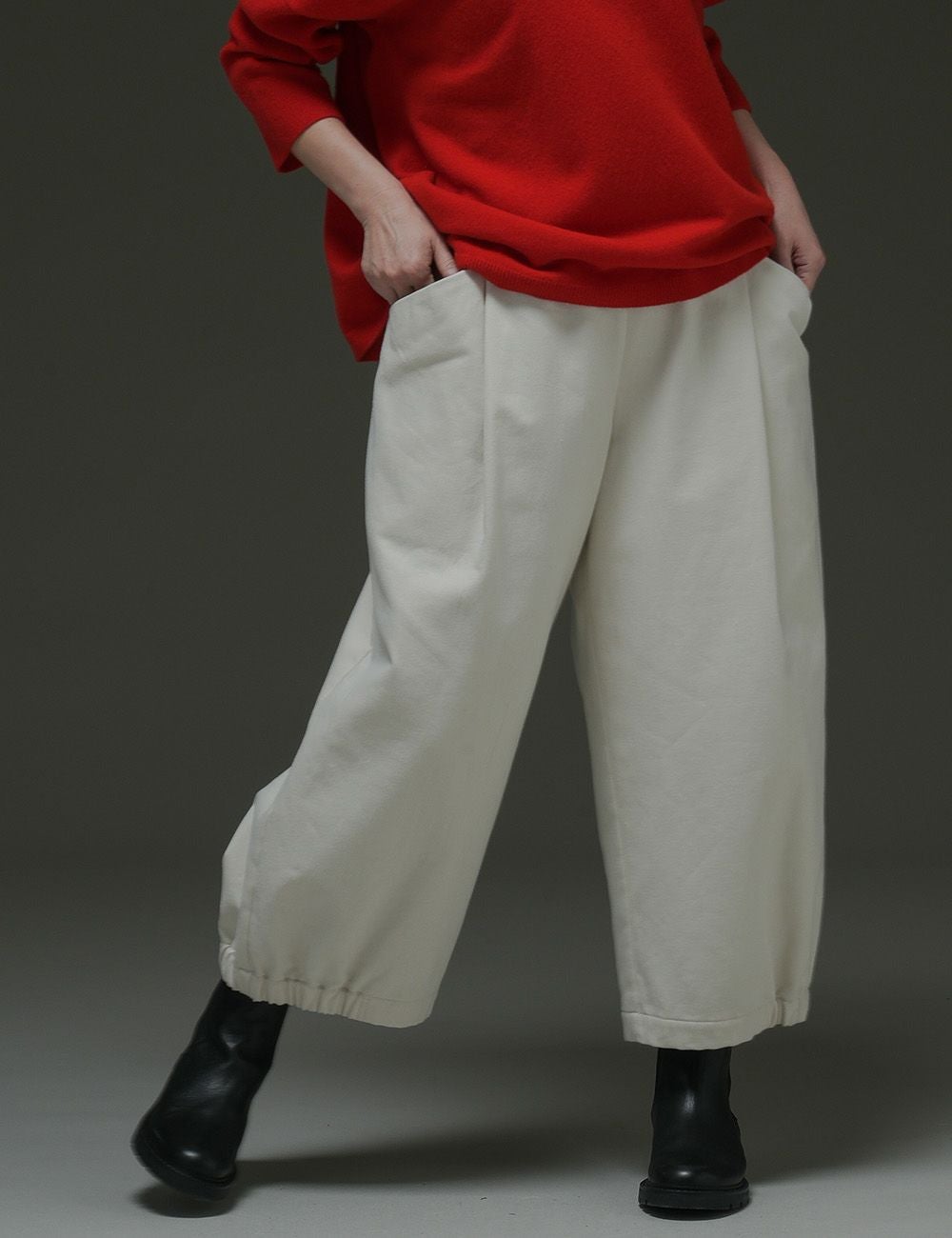 綿サテン裏起毛パンツ山漆（やまうるし） | 石見銀山 群言堂オンライン