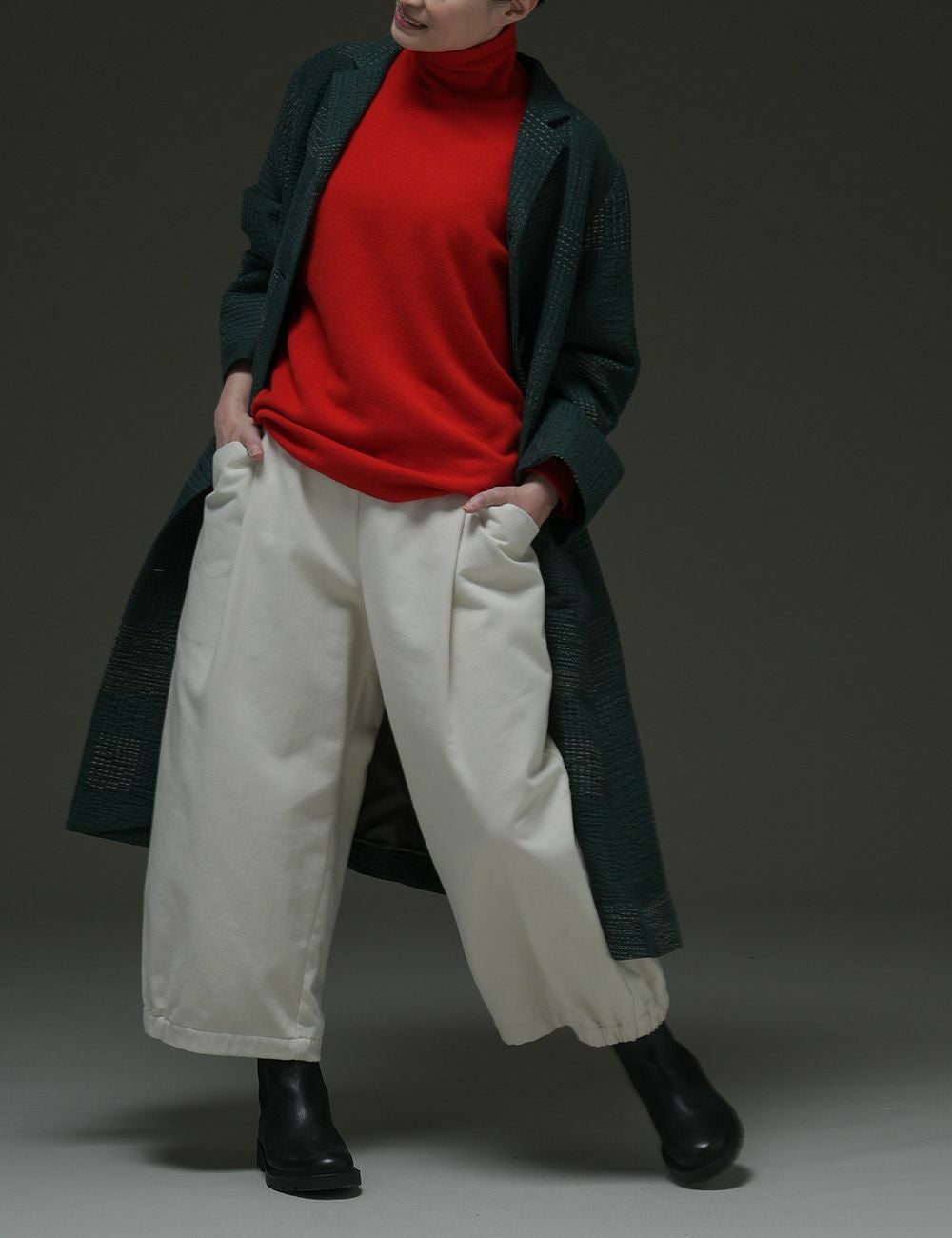 綿サテン裏起毛パンツ山漆（やまうるし） | 石見銀山 群言堂オンライン