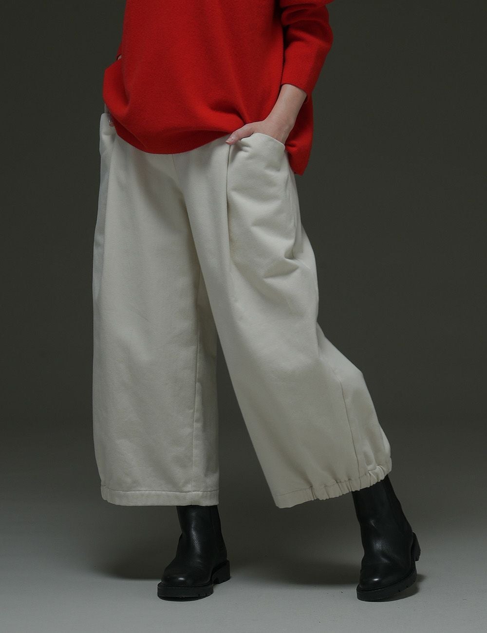 綿サテン裏起毛パンツ山漆（やまうるし） | 石見銀山 群言堂オンライン