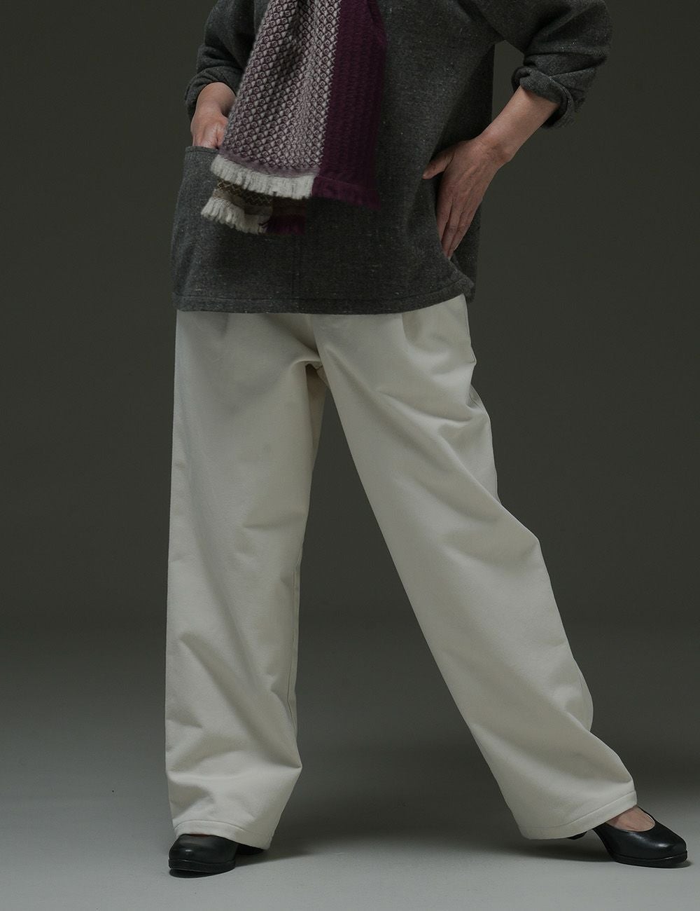 綿サテン裏起毛パンツ山漆（やまうるし） | 石見銀山 群言堂オンライン