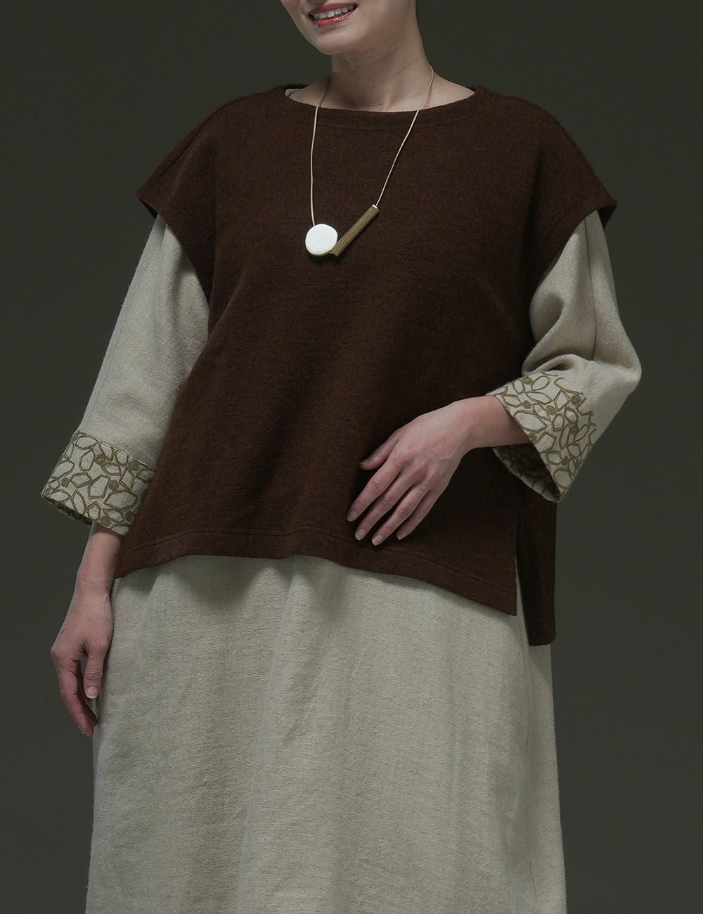 ウールトップクレーターベスト蒲公英（たんぽぽ） | 石見銀山 群言堂