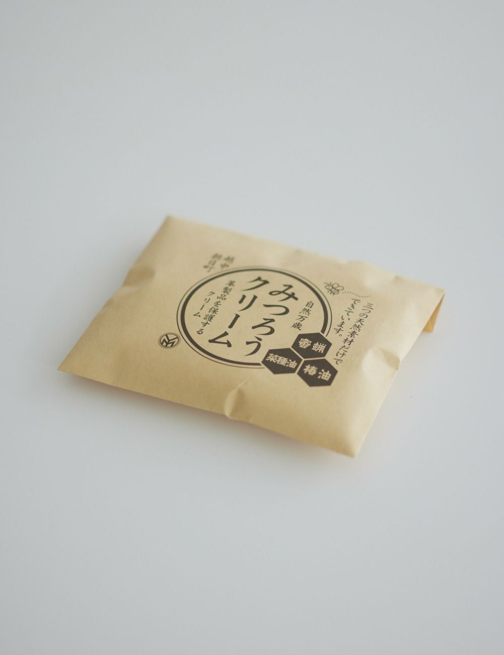 革製品用蜜蝋クリーム｜尾山製材 | 石見銀山 群言堂オンラインストア