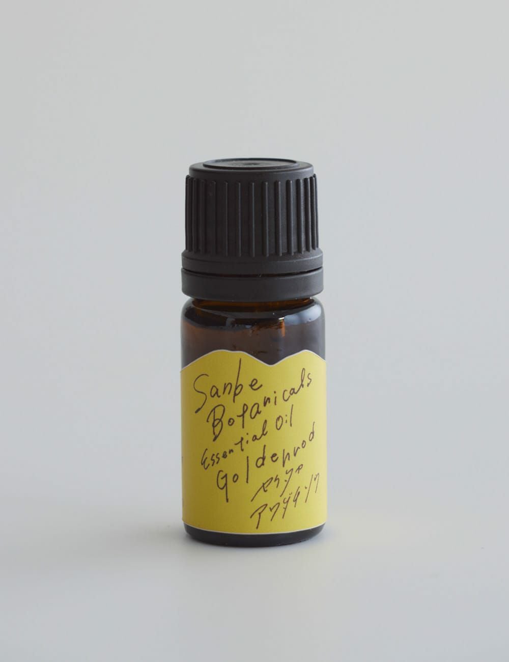 セイタカアワダチソウ精油5ml｜necco(SANBE Botanicals) | 石見銀山 群