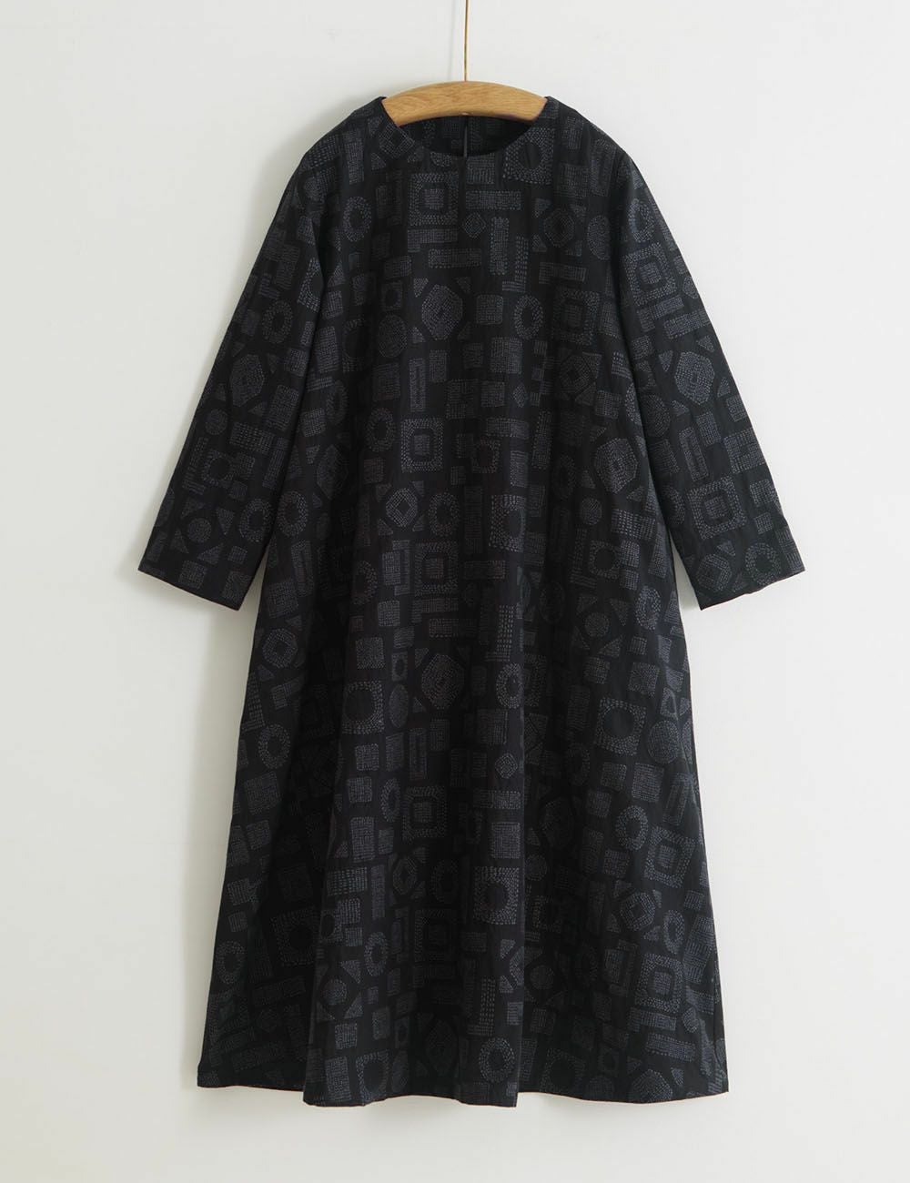 幾何学ステッチジャガードワンピース沢鵯（さわひよどり） | 石見銀山