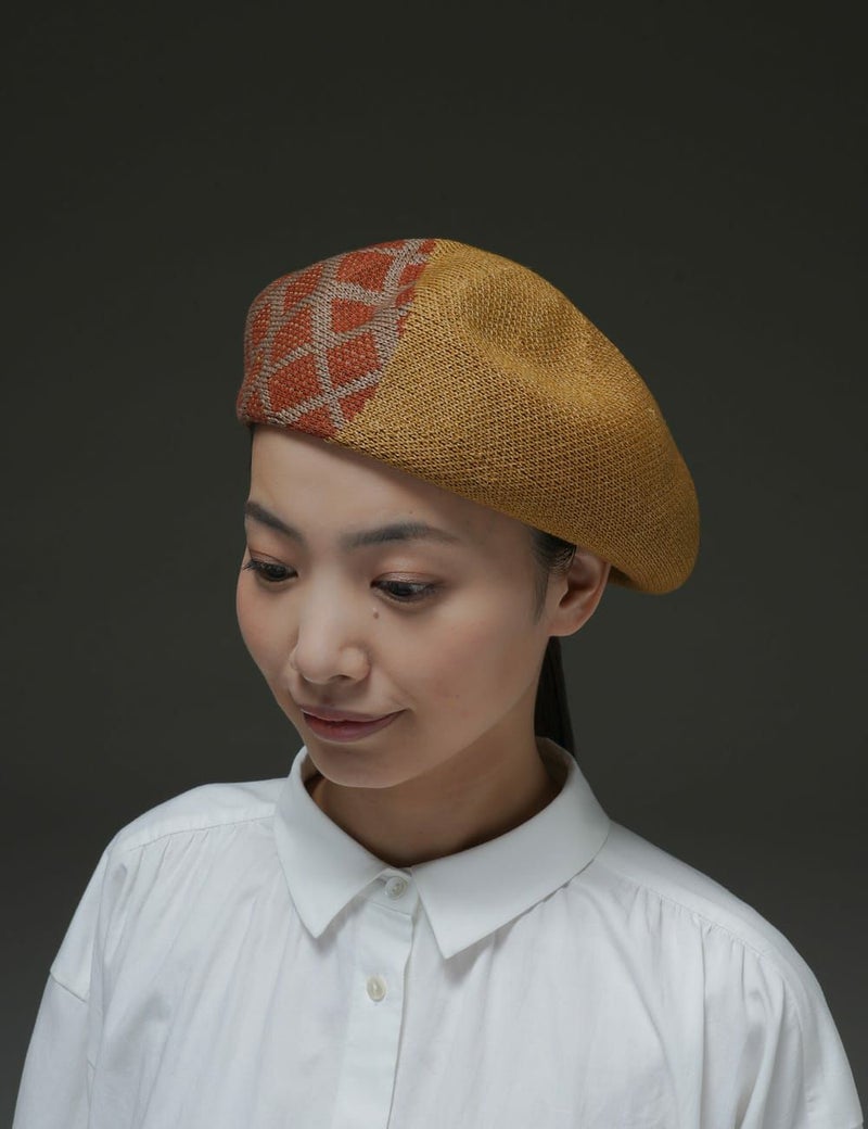 ベレー月の満ち欠け柄