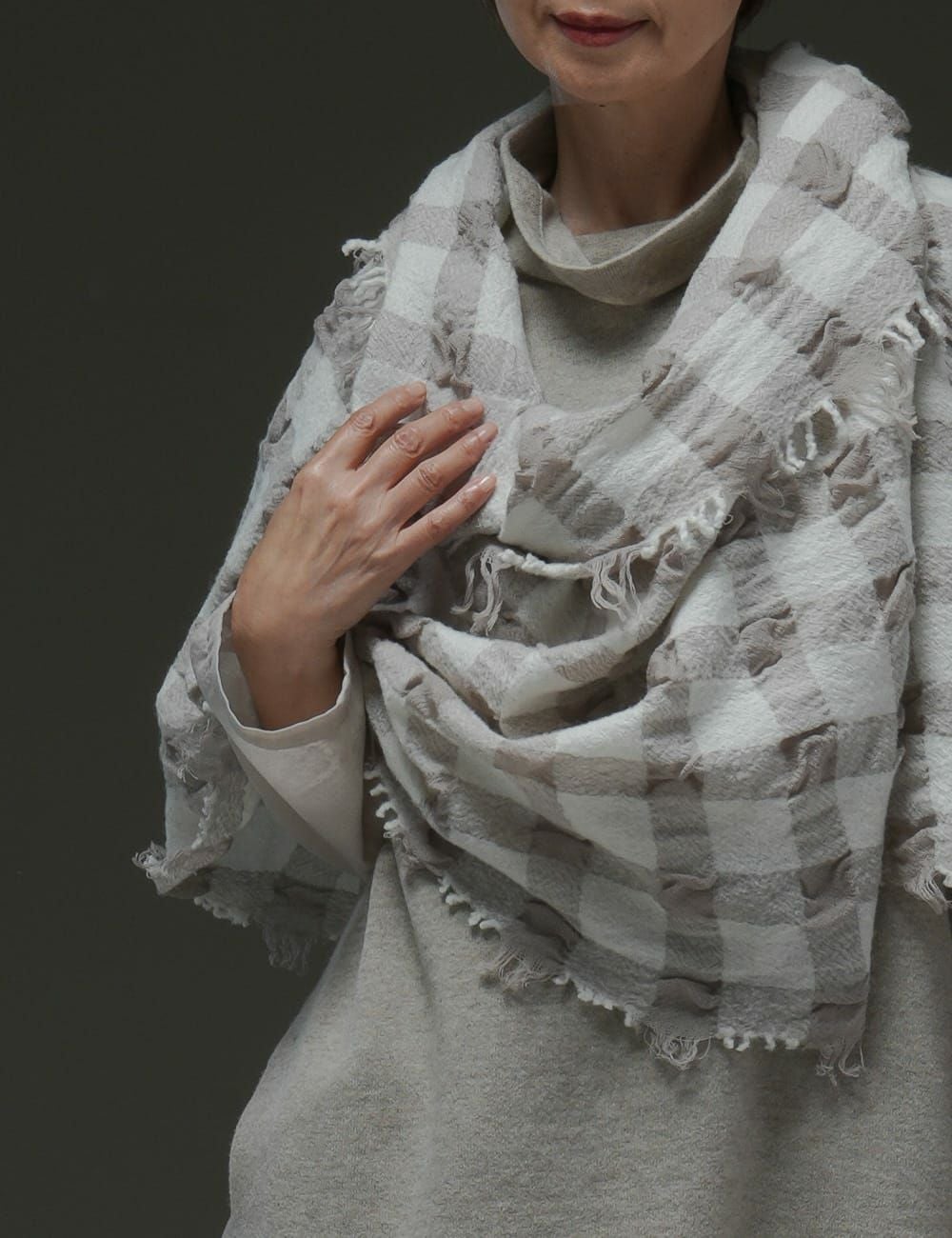 縮絨ストール小格子柄 | 石見銀山 群言堂オンラインストア